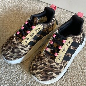 Girls adidas tennis shoe